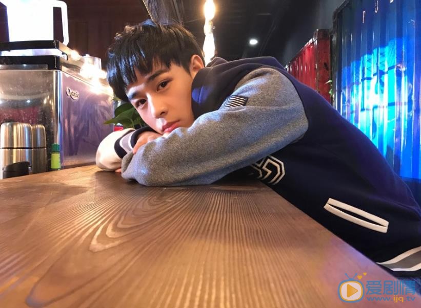 董成明生活照 董成明高清写真_董成明高清剧照
