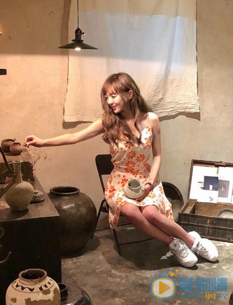 强东玥生活照 强东玥高清写真_强东玥高清剧照