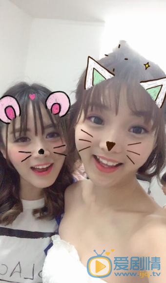 强东玥与人合照 强东玥高清写真_强东玥高清剧照