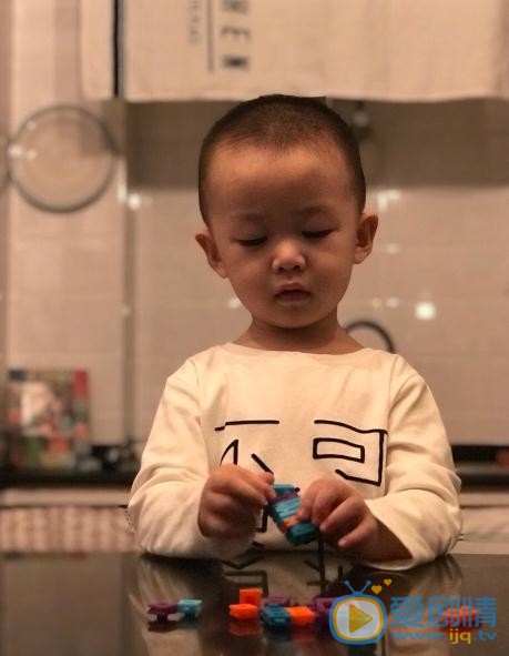 赵荀家人照 赵荀高清写真_赵荀高清剧照