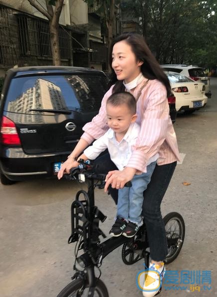 赵荀家人照 赵荀高清写真_赵荀高清剧照