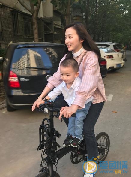 赵荀家人照 赵荀高清写真_赵荀高清剧照