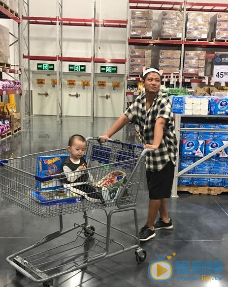 赵荀家人照 赵荀高清写真_赵荀高清剧照