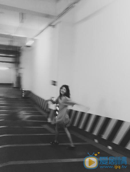 章若楠夜色写真 章若楠高清写真_章若楠高清剧照
