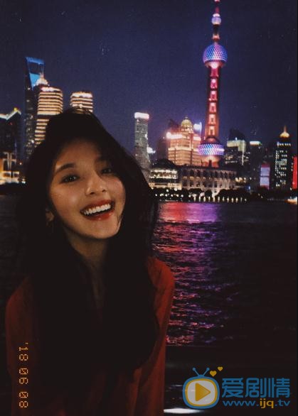 章若楠夜色写真 章若楠高清写真_章若楠高清剧照