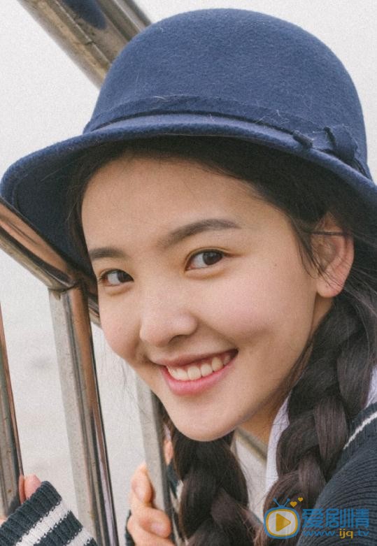 章若楠制服写真 章若楠高清写真_章若楠高清剧照