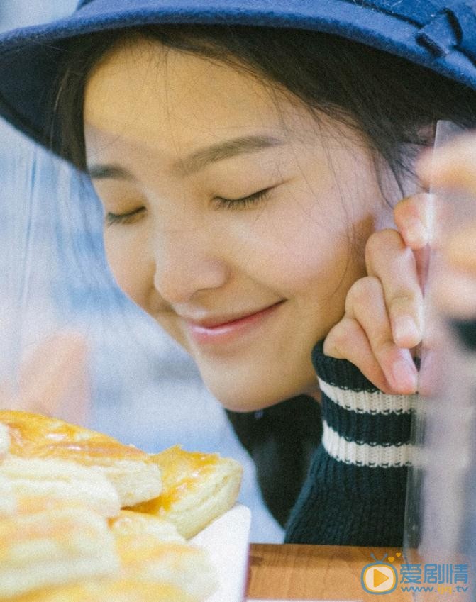 章若楠制服写真 章若楠高清写真_章若楠高清剧照