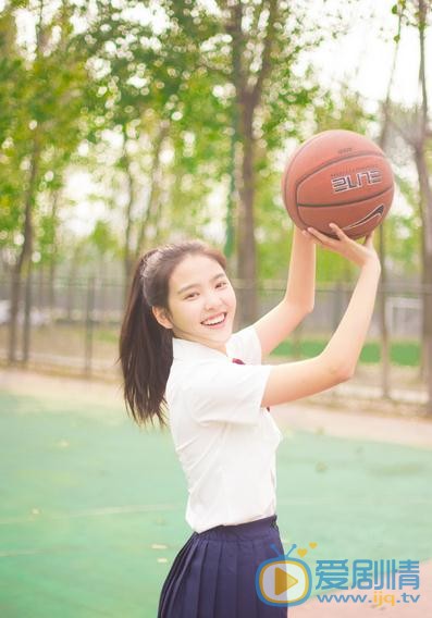 章若楠制服写真 章若楠高清写真_章若楠高清剧照