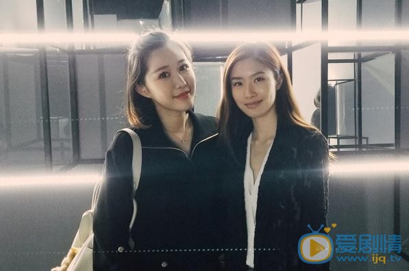 文吉儿与人合照 文吉儿高清写真_文吉儿高清剧照