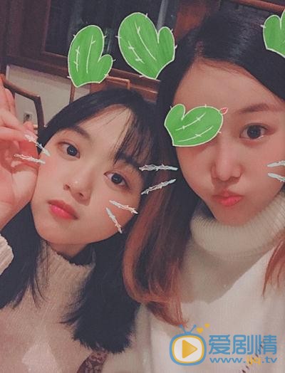 文吉儿与人合照 文吉儿高清写真_文吉儿高清剧照