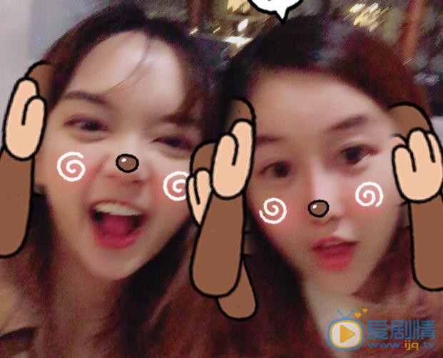 文吉儿与人合照 文吉儿高清写真_文吉儿高清剧照