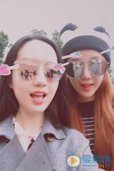 文吉儿与人合照 文吉儿高清写真_文吉儿高清剧照