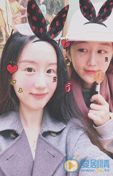 文吉儿与人合照 文吉儿高清写真_文吉儿高清剧照