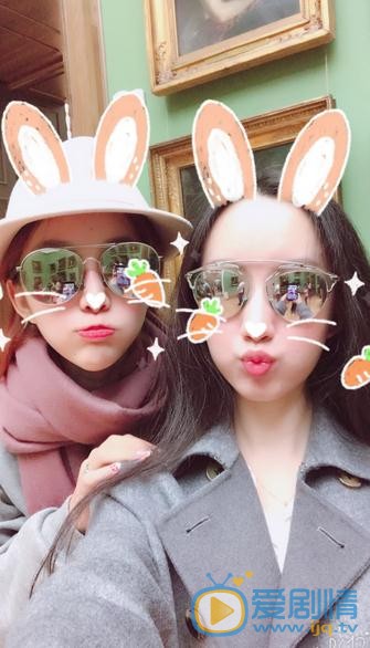 文吉儿与人合照 文吉儿高清写真_文吉儿高清剧照
