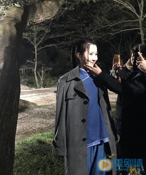 周奕彤片场照 周奕彤高清写真_周奕彤高清剧照