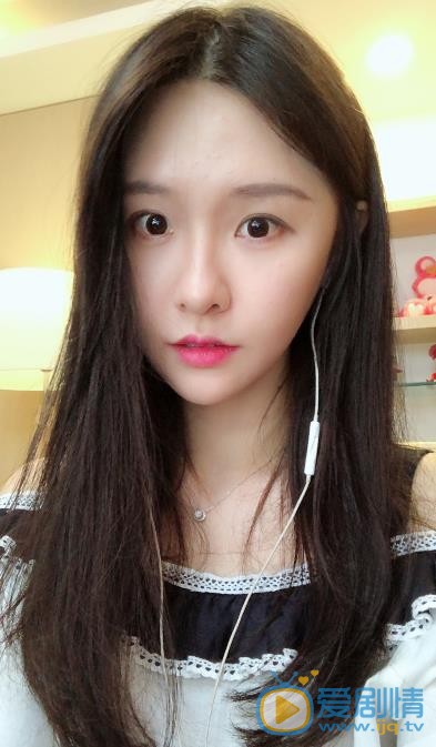 阿冷素颜自拍照 阿冷高清写真_阿冷高清剧照