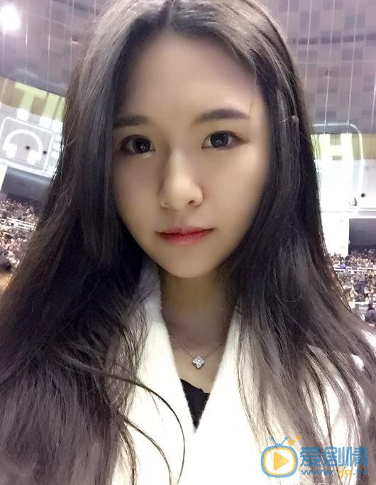 阿冷素颜自拍照 阿冷高清写真_阿冷高清剧照