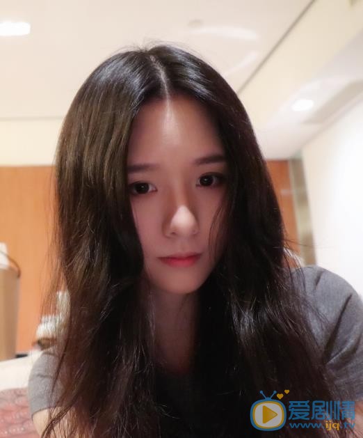 阿冷素颜自拍照 阿冷高清写真_阿冷高清剧照