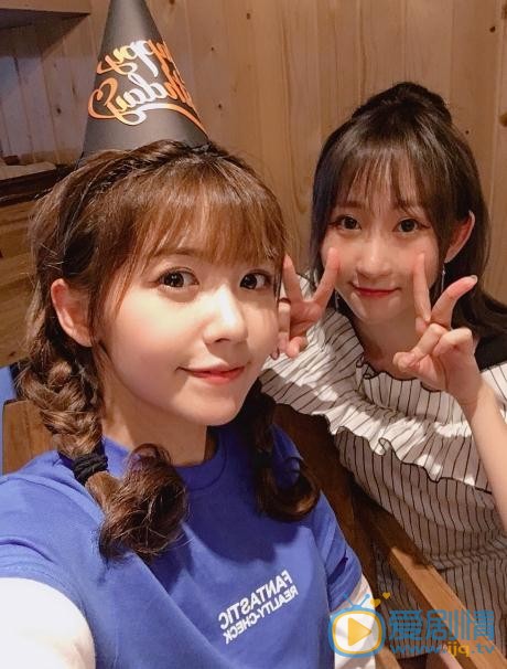 赖美云与人合照 赖美云高清写真_赖美云高清剧照