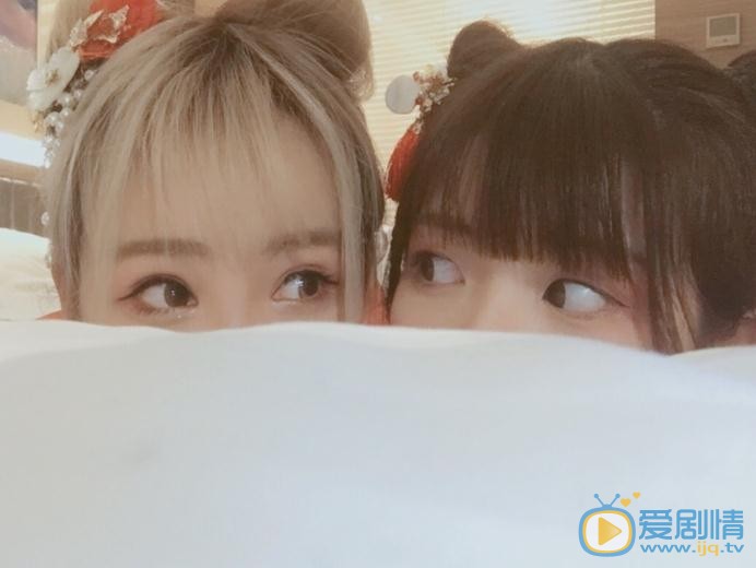 赖美云与人合照 赖美云高清写真_赖美云高清剧照