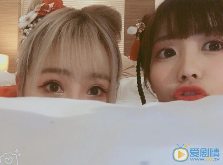 赖美云与人合照 赖美云高清写真_赖美云高清剧照