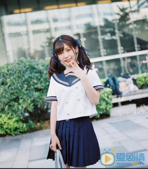 赖美云制服写真 赖美云高清写真_赖美云高清剧照