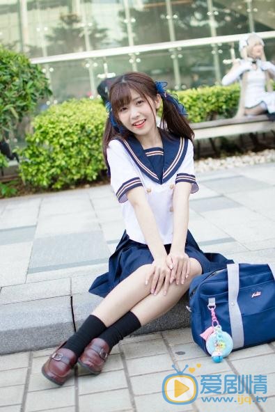 赖美云制服写真 赖美云高清写真_赖美云高清剧照