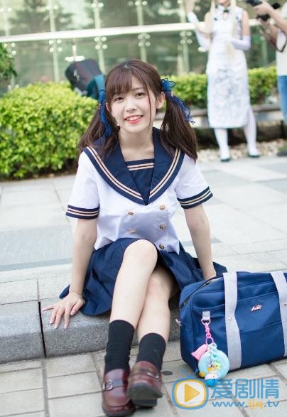 赖美云制服写真 赖美云高清写真_赖美云高清剧照