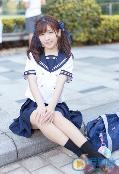 赖美云制服写真 赖美云高清写真_赖美云高清剧照