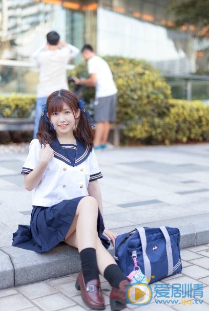 赖美云制服写真 赖美云高清写真_赖美云高清剧照