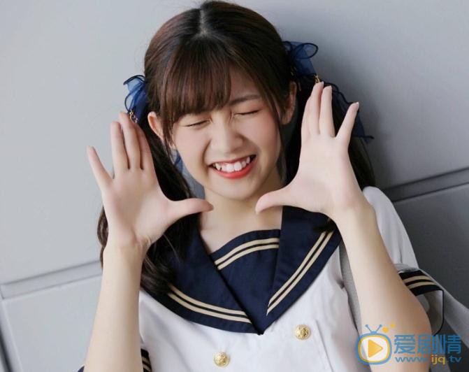 赖美云制服写真 赖美云高清写真_赖美云高清剧照