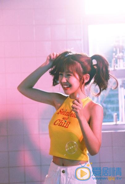 赖美云夏日写真 赖美云高清写真_赖美云高清剧照