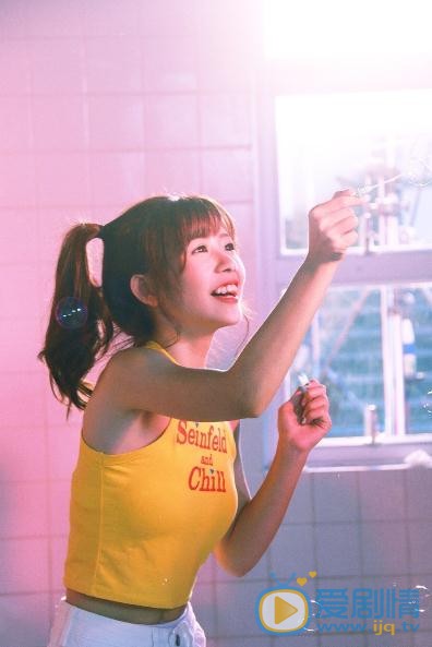 赖美云夏日写真 赖美云高清写真_赖美云高清剧照