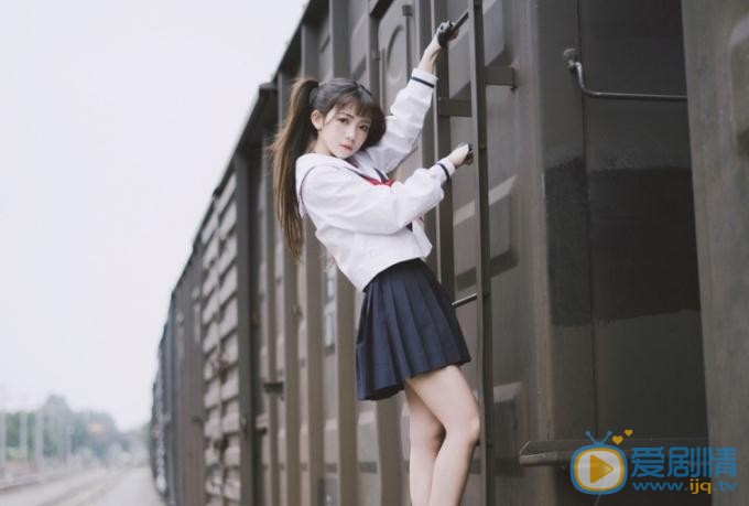 赖美云制服写真 赖美云高清写真_赖美云高清剧照