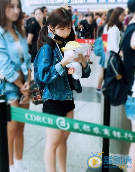 赖美云机场照 赖美云高清写真_赖美云高清剧照