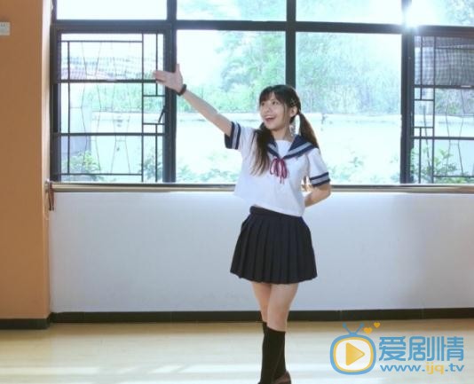赖美云制服写真 赖美云高清写真_赖美云高清剧照