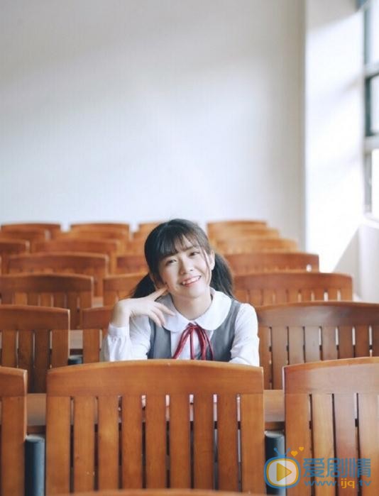 赖美云制服写真 赖美云高清写真_赖美云高清剧照