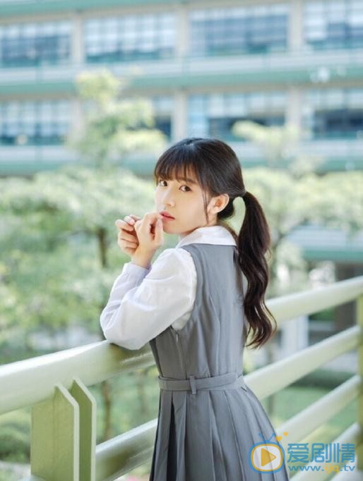 赖美云制服写真 赖美云高清写真_赖美云高清剧照