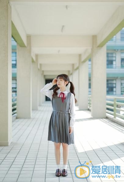 赖美云制服写真 赖美云高清写真_赖美云高清剧照