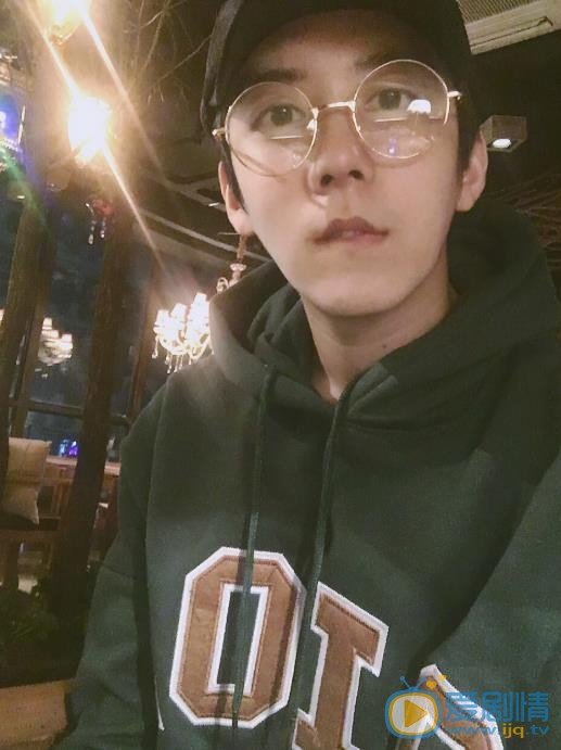 孔舒航卖萌表情包 孔舒航高清写真_孔舒航高清剧照