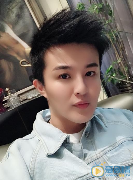 郑斯仁生活照 郑斯仁高清写真_郑斯仁高清剧照