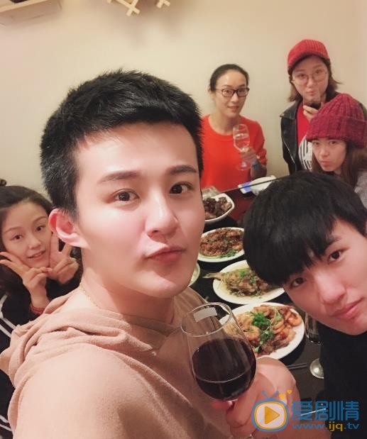 郑斯仁生活照 郑斯仁高清写真_郑斯仁高清剧照