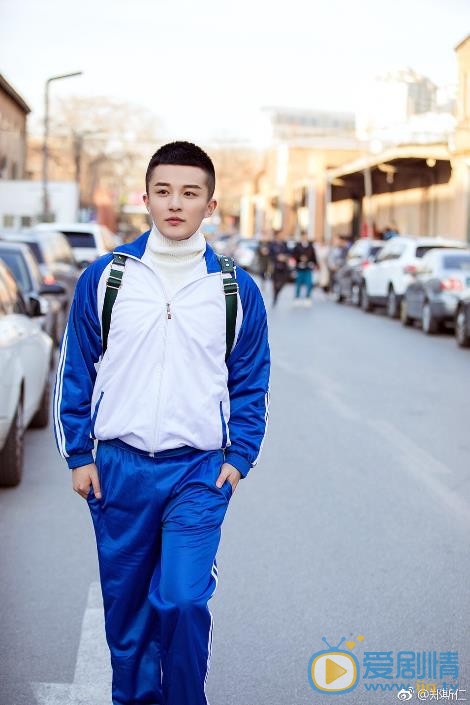 郑斯仁青涩少年照 郑斯仁高清写真_郑斯仁高清剧照