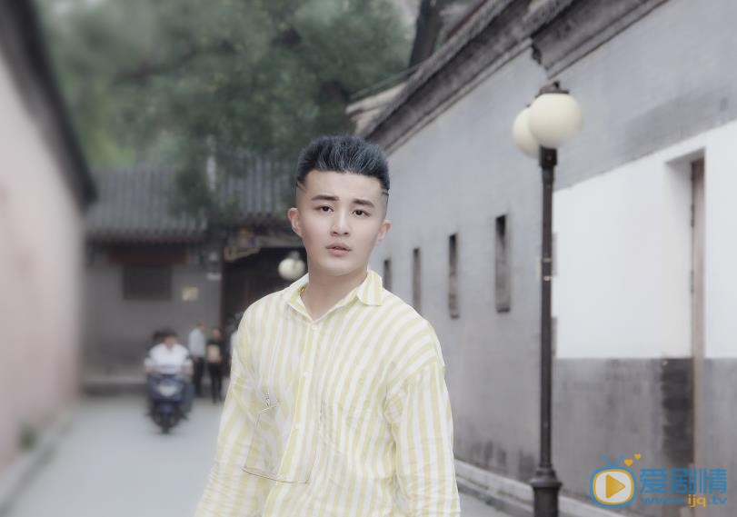 郑斯仁青涩少年照 郑斯仁高清写真_郑斯仁高清剧照