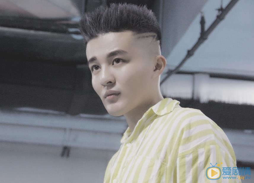 郑斯仁青涩少年照 郑斯仁高清写真_郑斯仁高清剧照