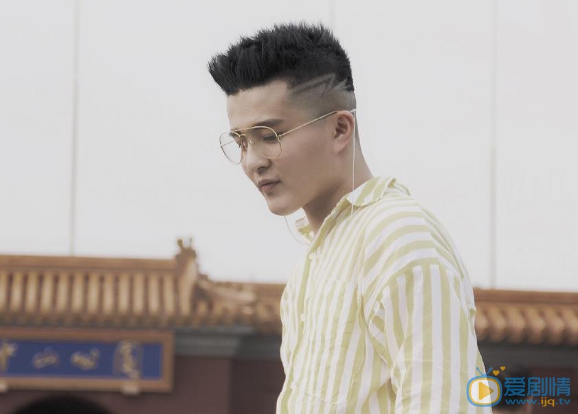 郑斯仁青涩少年照 郑斯仁高清写真_郑斯仁高清剧照