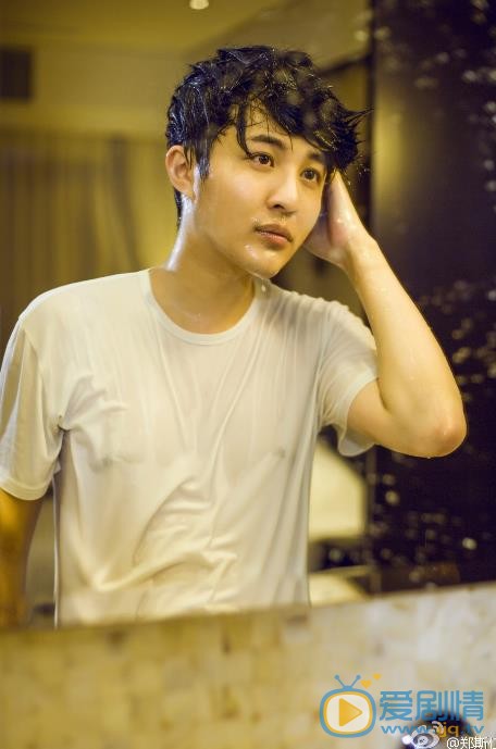 郑斯仁青涩少年照 郑斯仁高清写真_郑斯仁高清剧照