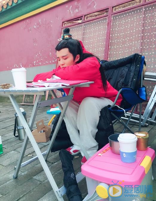 郑斯仁片场照 郑斯仁高清写真_郑斯仁高清剧照