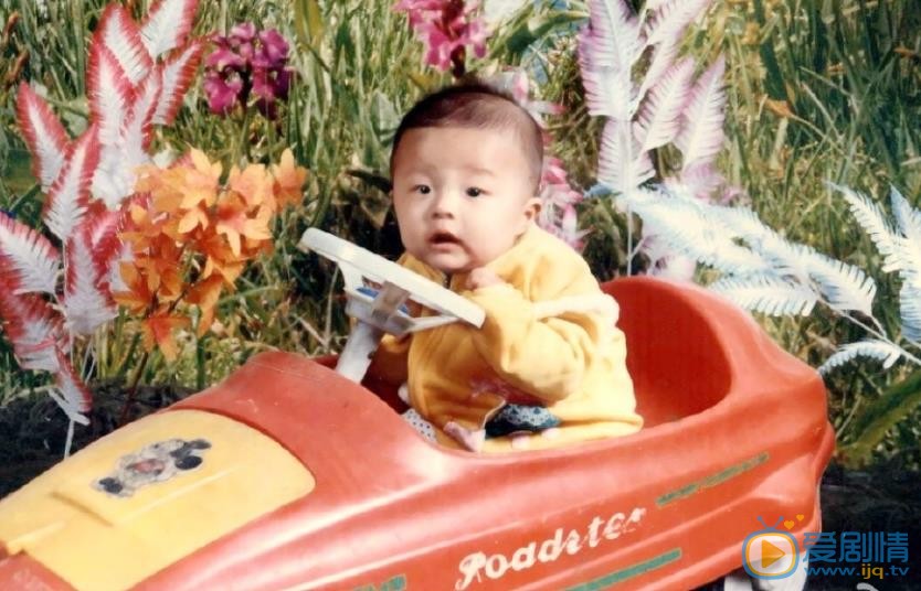 郑斯仁童年照 郑斯仁高清写真_郑斯仁高清剧照