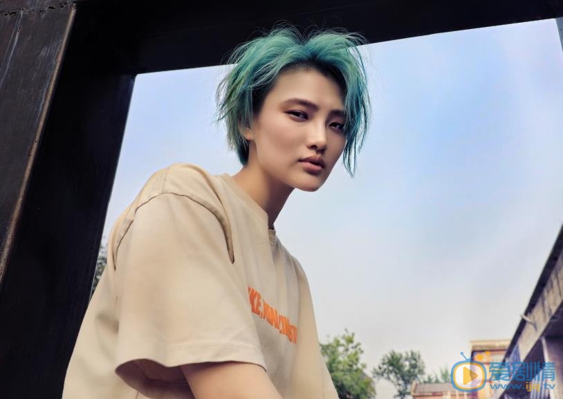 王曼玉街拍大片 王曼玉高清写真_王曼玉高清剧照